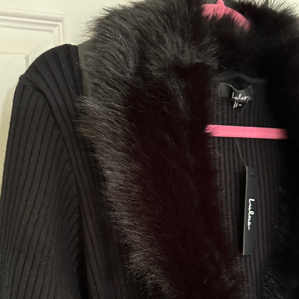 Lulu's Black Cardigan with Faux Fur Collar - Picture 4 of 10
